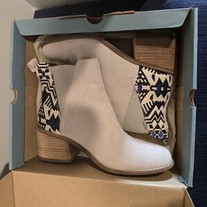 Toms Cream Ankle Boots with Blue Pattern
